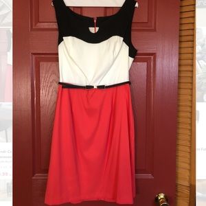 Sleeveless tri coloured dress